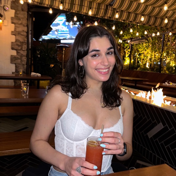 Meet your Posher, Mackenzie - Picture 1 of 1